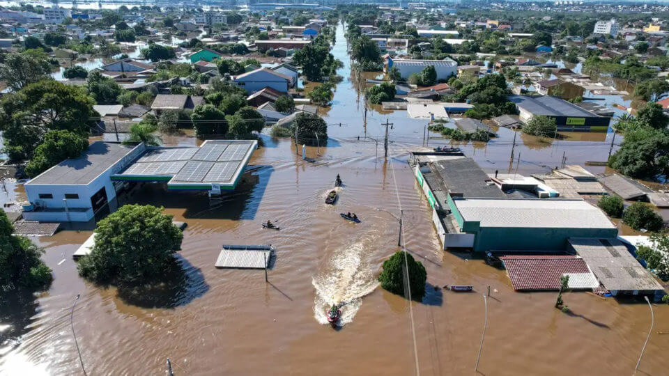 Imagem aérea de uma cidade do Rio Grande do Sul, completamente inundada