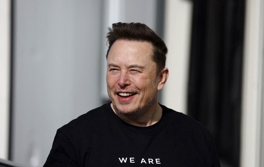 Imagem de Elon Musk sorrindo