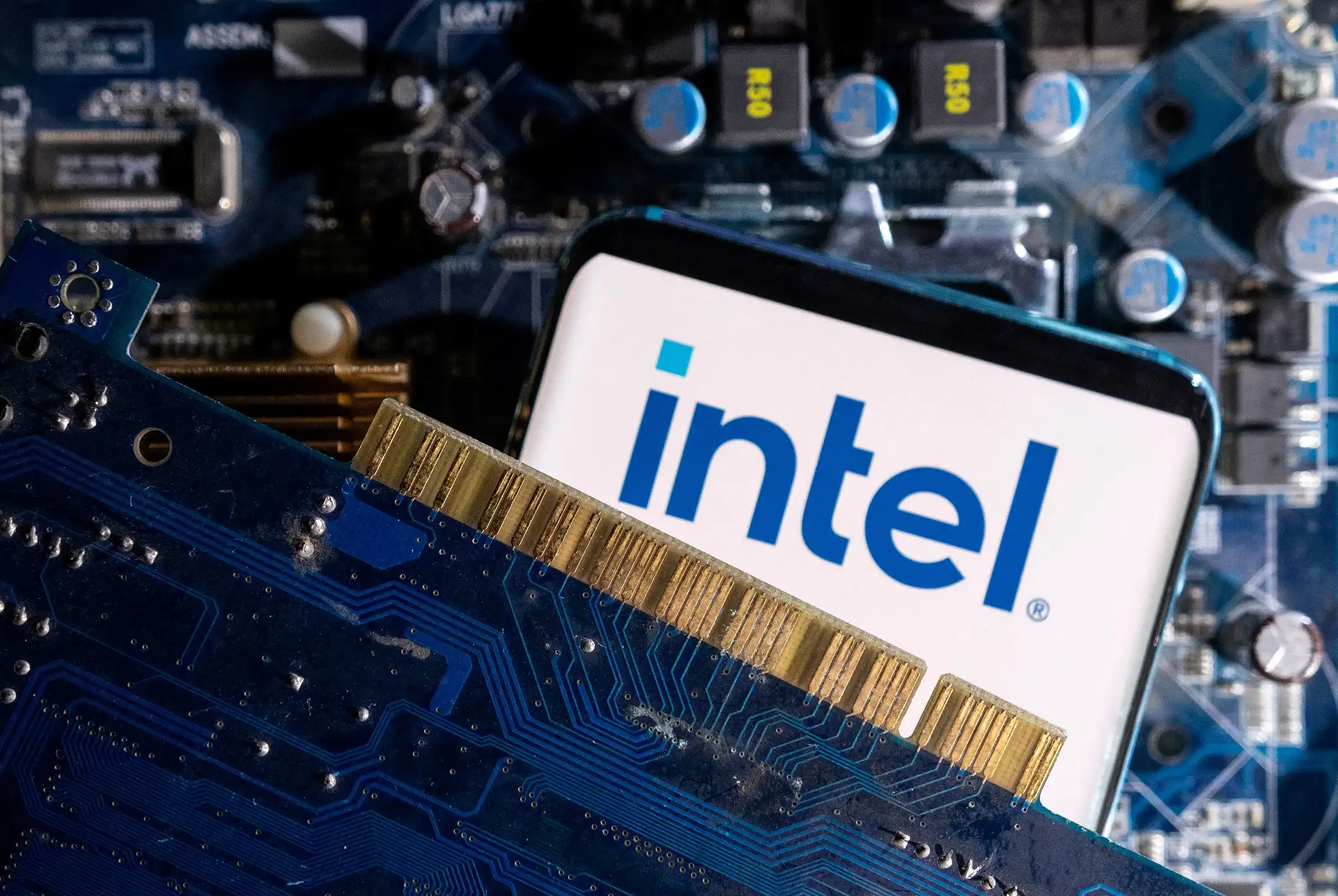 Intel Subestimou OpenAI e Perdeu Espaço na Era da IA