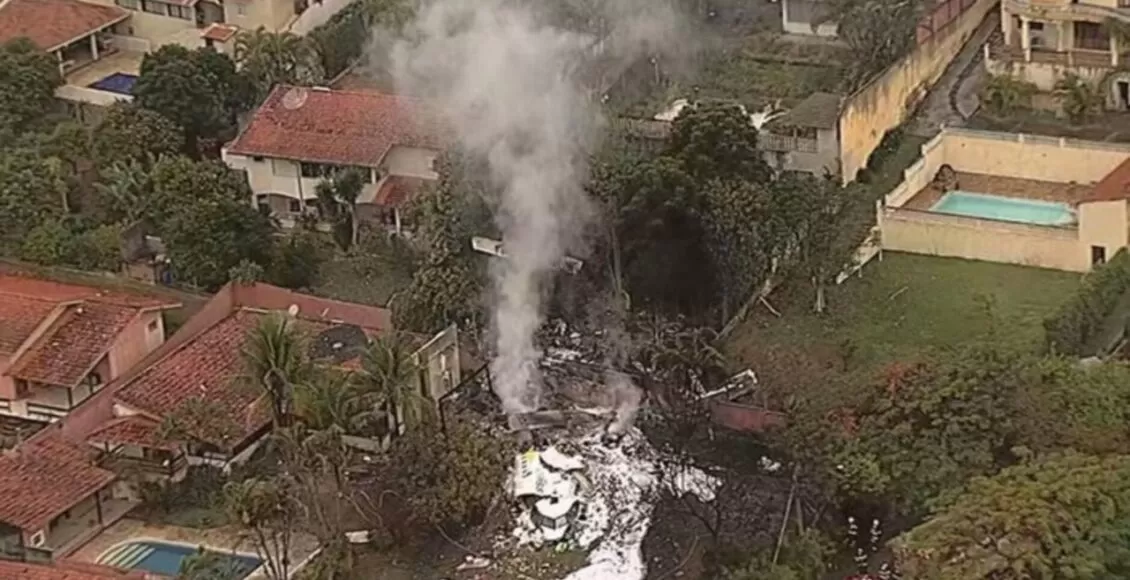 Imagem aérea do lugar onde o avião caiu