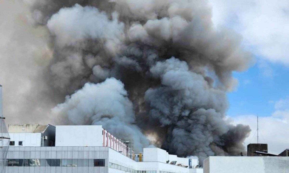 Incêndio atinge Shopping 25 de Março