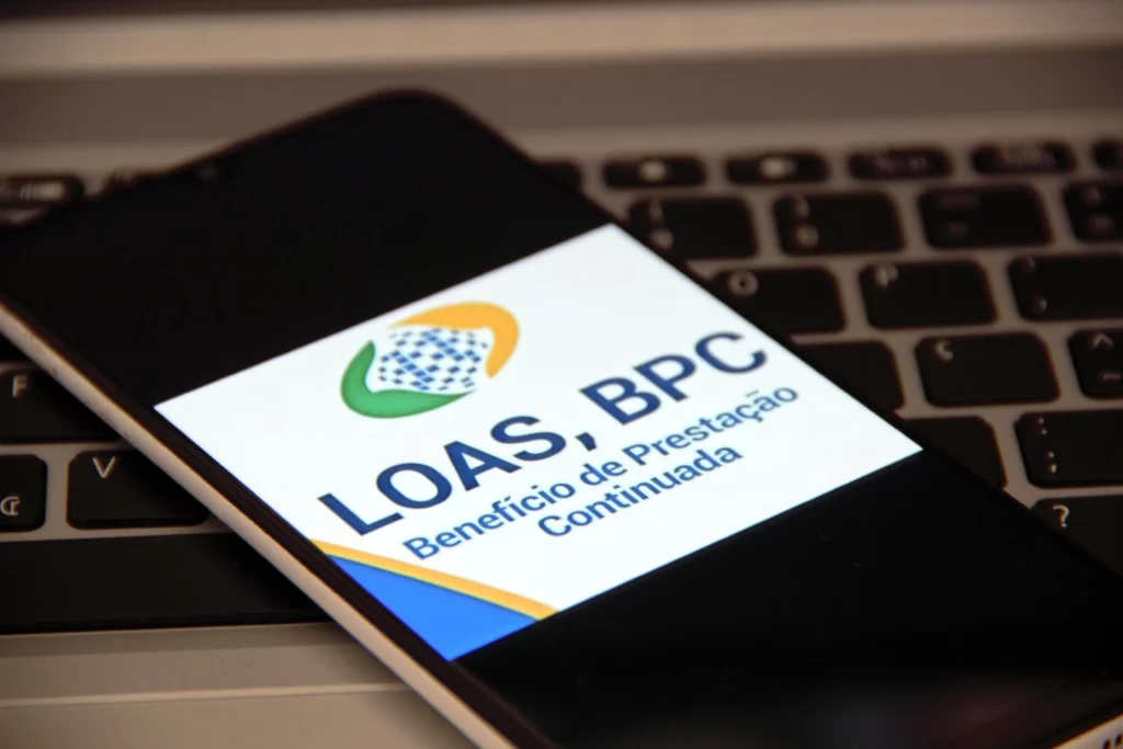 Novo decreto permite uso de dados de luz e telefone para fiscalização do BPC: entenda o que muda