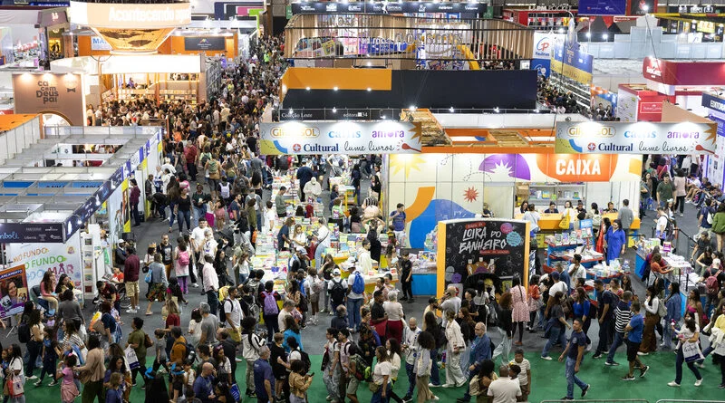 Editoras celebram crescimento de até 70% em vendas no primeiro fim de semana da Bienal do Livro Rio 2025