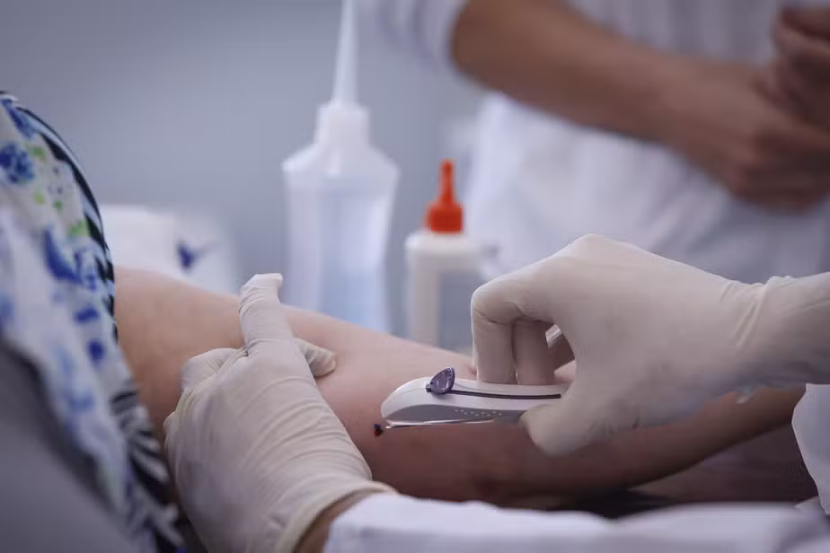 SUS vai oferecer implante contraceptivo gratuito a partir do segundo semestre, diz Padilha