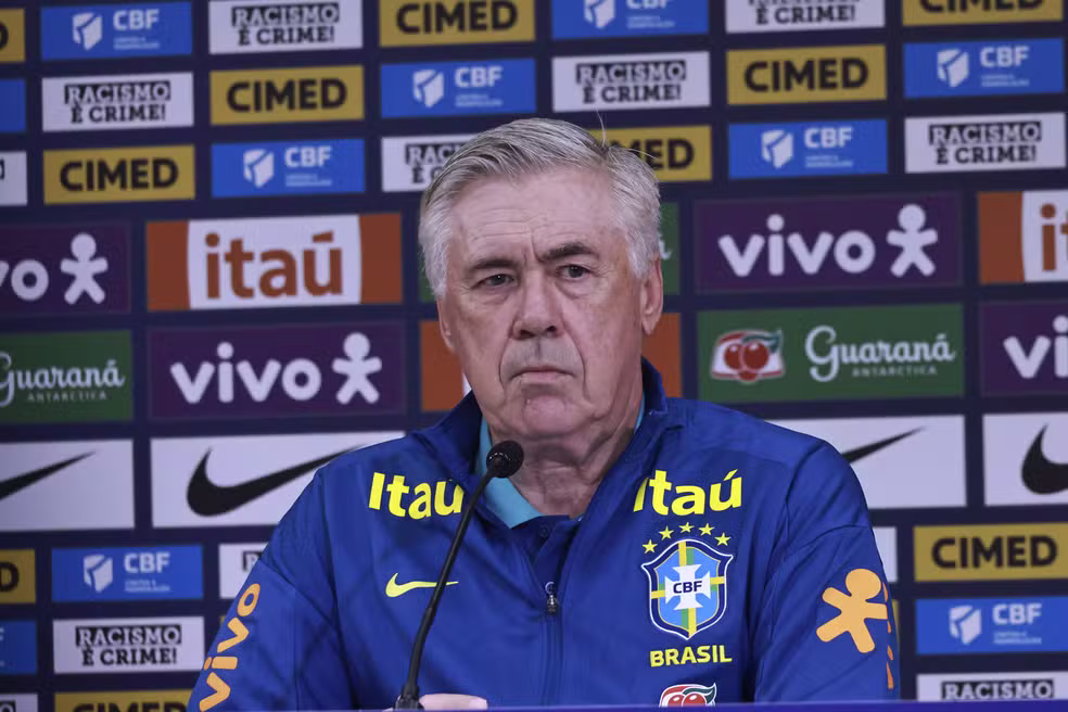 Carlo Ancelotti é condenado por fraude na Espanha, mas deve evitar prisão