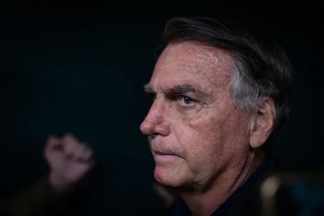 Bolsonaro em prisão domiciliar: entenda os novos limites legais do ex-presidente