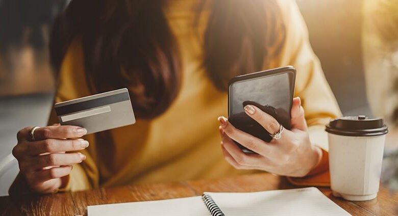 Pontualidade média de pagamento do cartão de crédito cai para 78,1% em 2025, revela pesquisa