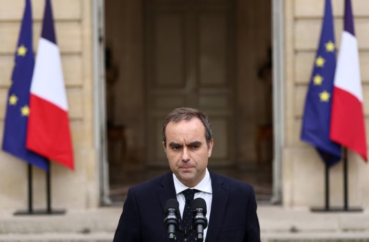 Premiê francês Sébastien Lecornu renuncia após menos de um mês no cargo