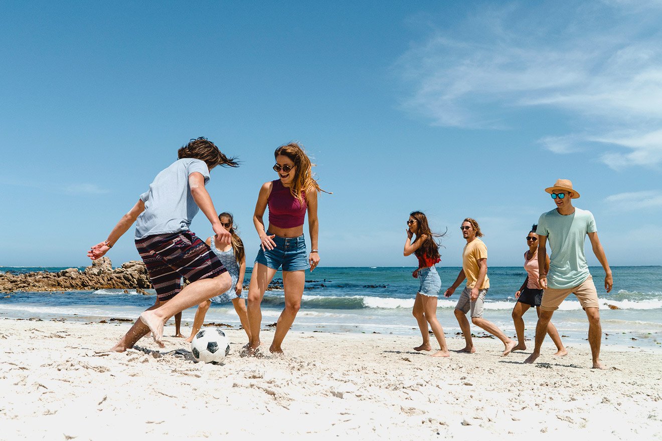 Como viajar com saúde no verão: 7 cuidados simples que evitam desconfortos e riscos