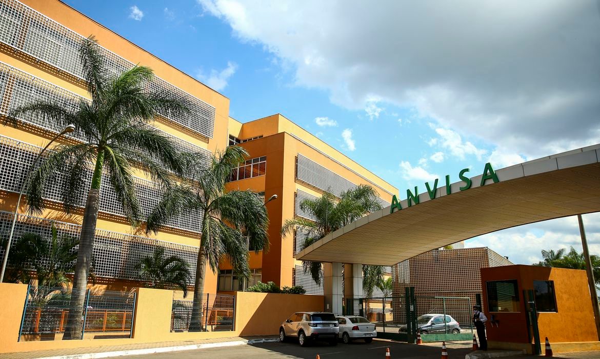 Anvisa determina recolhimento de energéticos e suplementos por irregularidades sanitárias