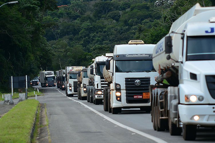 Novas regras de frete entram em vigor e ampliam controle sobre transporte rodoviário no Brasil