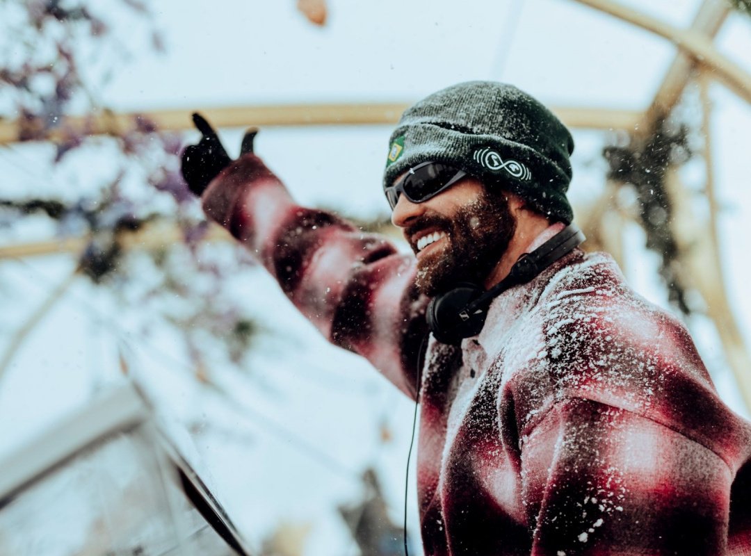 Alok conquista o Tomorrowland Winter 2026 com três shows históricos na neve dos alpes franceses