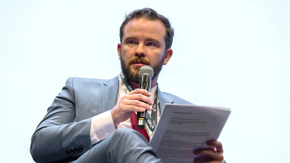 Durigan assume Fazenda com pressão por ajuste fiscal e medidas emergenciais