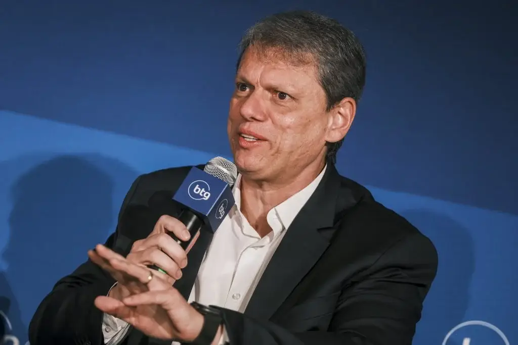 Pesquisa Realtime BigData aponta vantagem de Tarcísio em SP e disputa acirrada na corrida presidencial