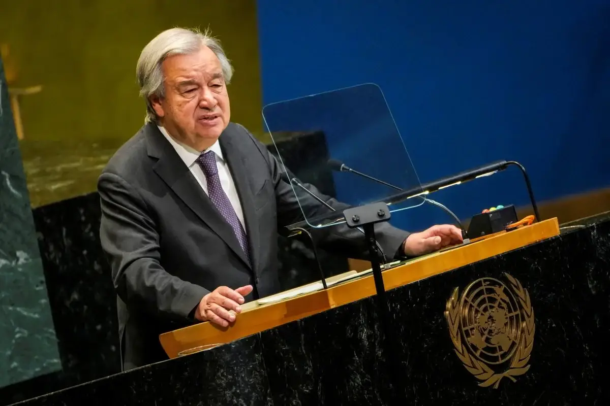 Guterres, da ONU, alerta que IA avança mais rápido do que supervisão e pede proteção às crianças