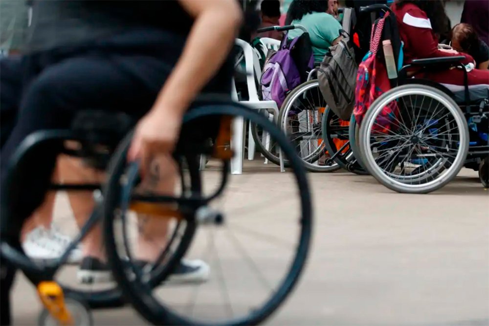 Pessoas com deficiência vivem em piores condições de moradia, diz IBGE